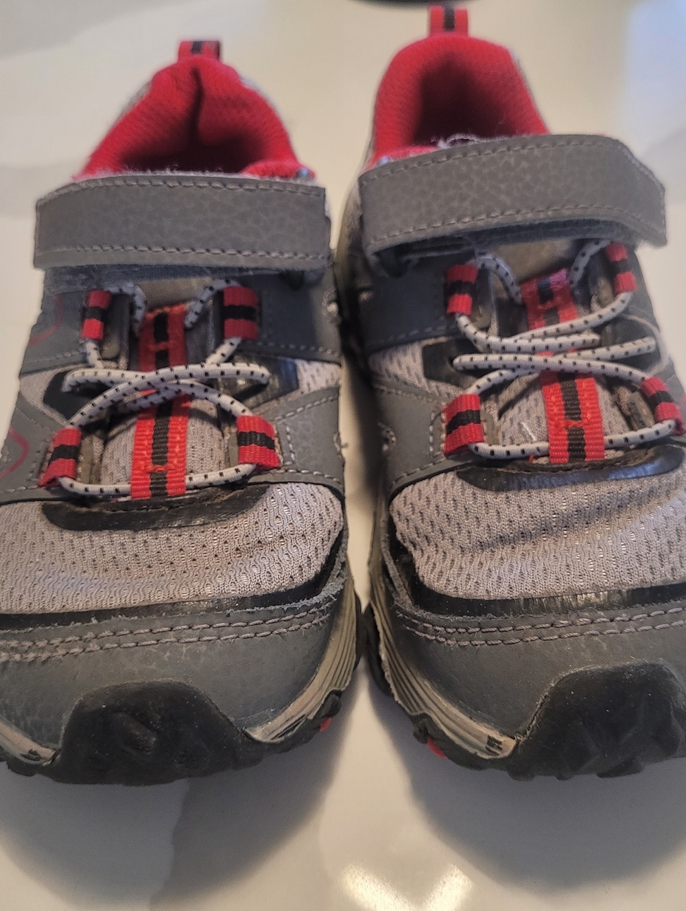 Little kids Merrell machine washable hiking shoes size 10.5